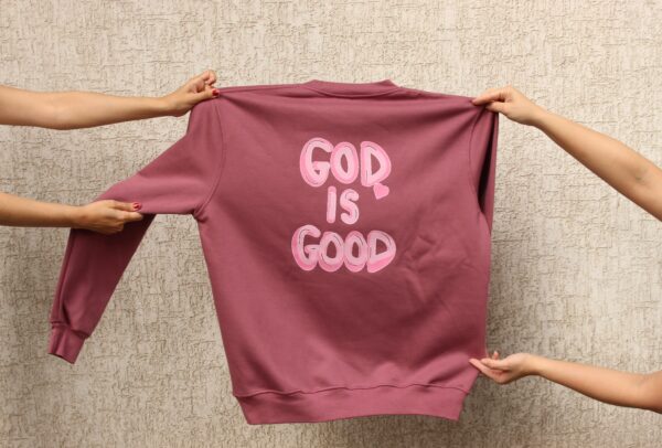 Polerón God is Good