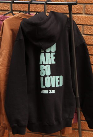 Polerón Canguro “You Are So Loved” – Juan 3:16